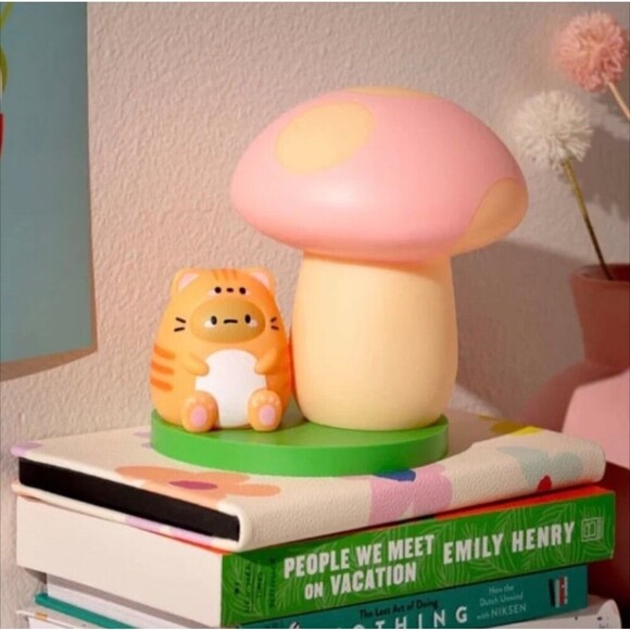 Smoko Potato Tabby Cat Lamp Rechargeable - NEW Urban Fun Mushroom Decor - Picture 4 of 5